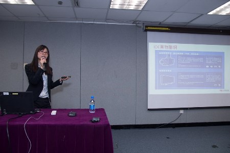 Ms. Carmen Wong, Trend Micro, delivers “Threats and Protection for Home Computing & Networking” at the Cyber Security Seminar – “Protect Your Precious Assets in Cyberspace” on 23 September 2016