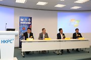 香港电脑保安事故协调中心 梁兆昌先生 及上午环节讲者参与专题讨论。